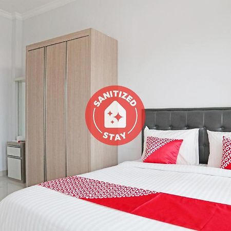 Oyo 1649 Grya Lavinsa Hotel Padang  Luaran gambar